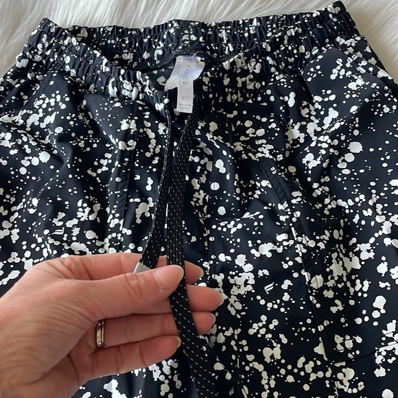 Fabletics , lightweight joggers￼ - Picture 3 of 6